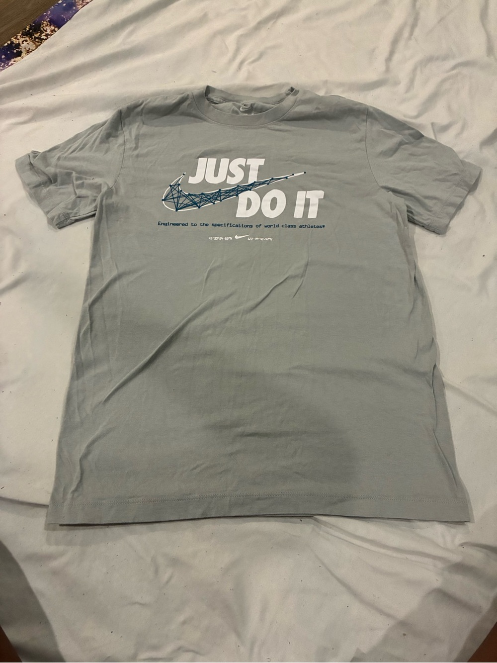 Nike Men's 'Just Do It' Short Sleeve Graphic Tee - Light Gray